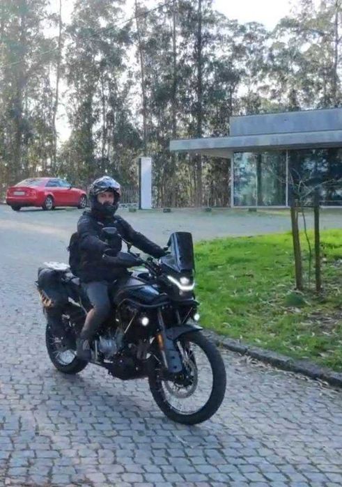 CFMOTO 450 MT com extras