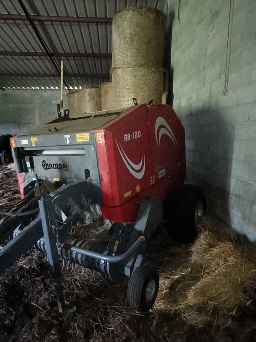 Enfardadeira de rolos como nova