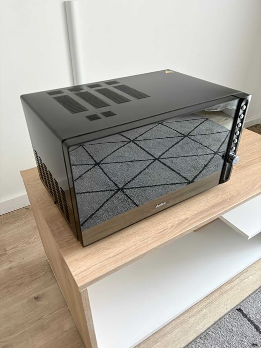 Kuchenka mikforalowa z funckcją grilla Amica AMGF23E1GB 900W