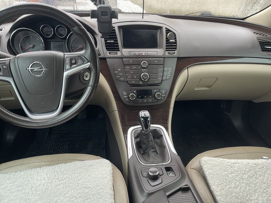 Авто Opel insignia 2010