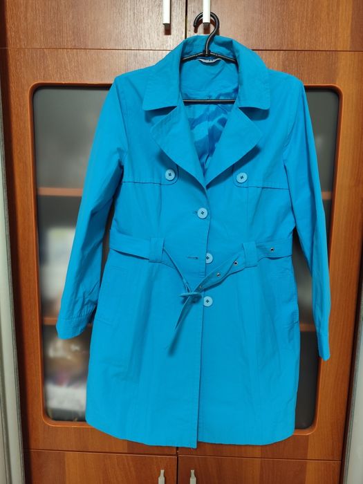 Жіночий плащ на весну