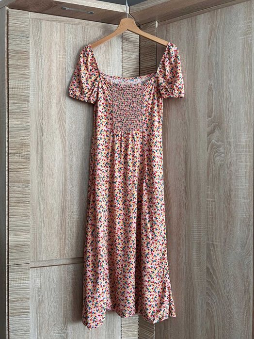 Sukienka w kwiaty // even&odd