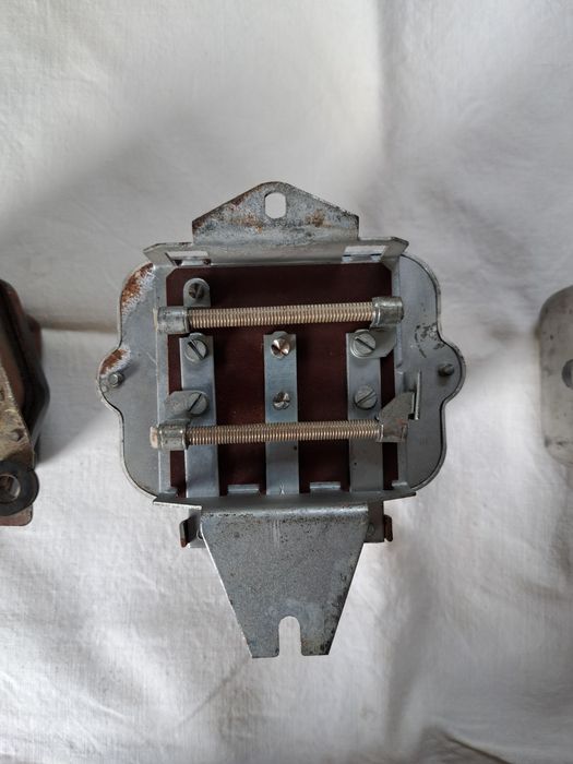 Regulatory napięcia RG15