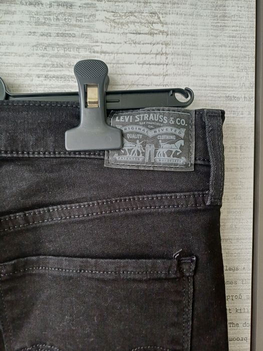 Jeansy Levis 314 Shaping Straight