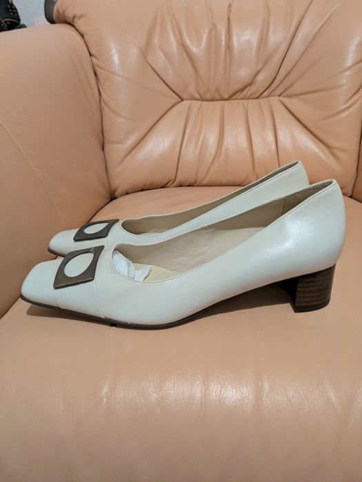 Buty damskie na obcasach Mateo rozmiar 39/25,5