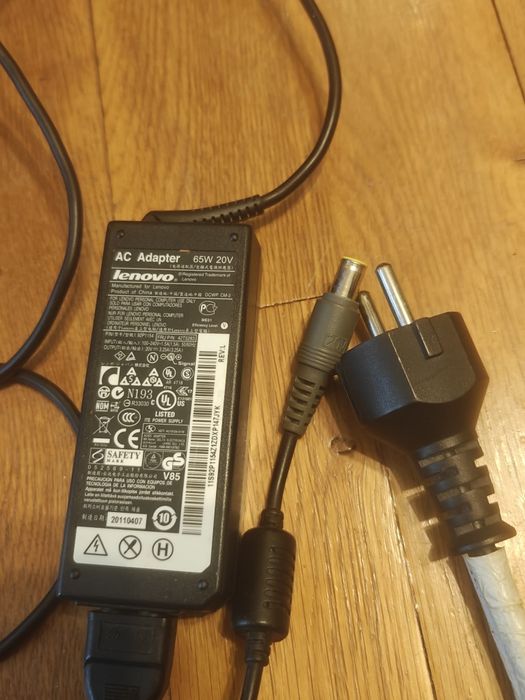 Zasilacz notebooka 3 szt,cena za jeden