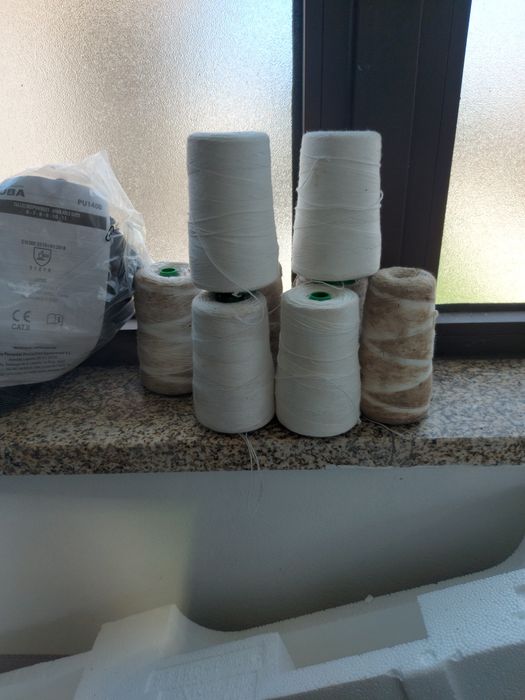 8 bobinas de fio de algodão e 10 Pares de luvas marca juba