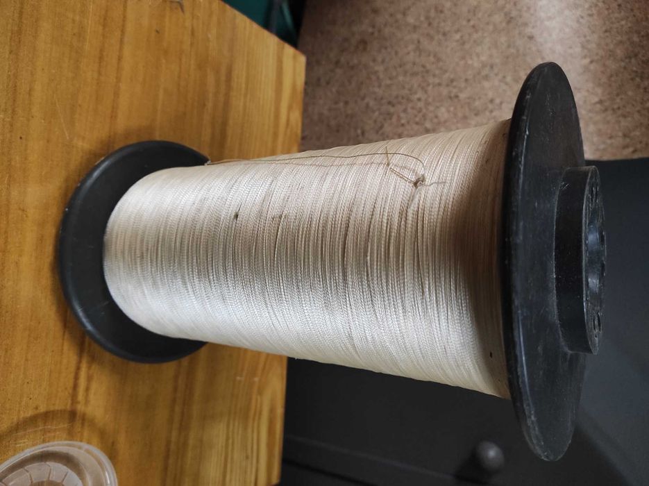 Нитка капронова в бобіні