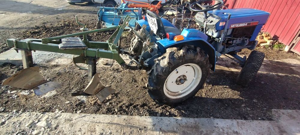 Японський мінітрактор Міцубісі D1550