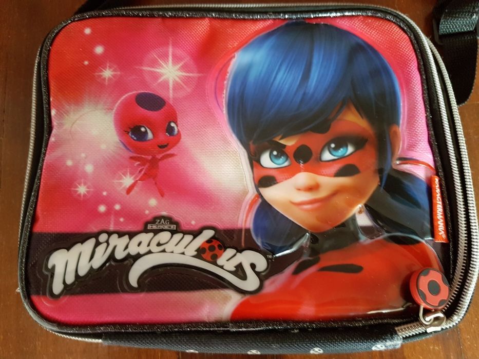 Lancheira Lady Bug 3D