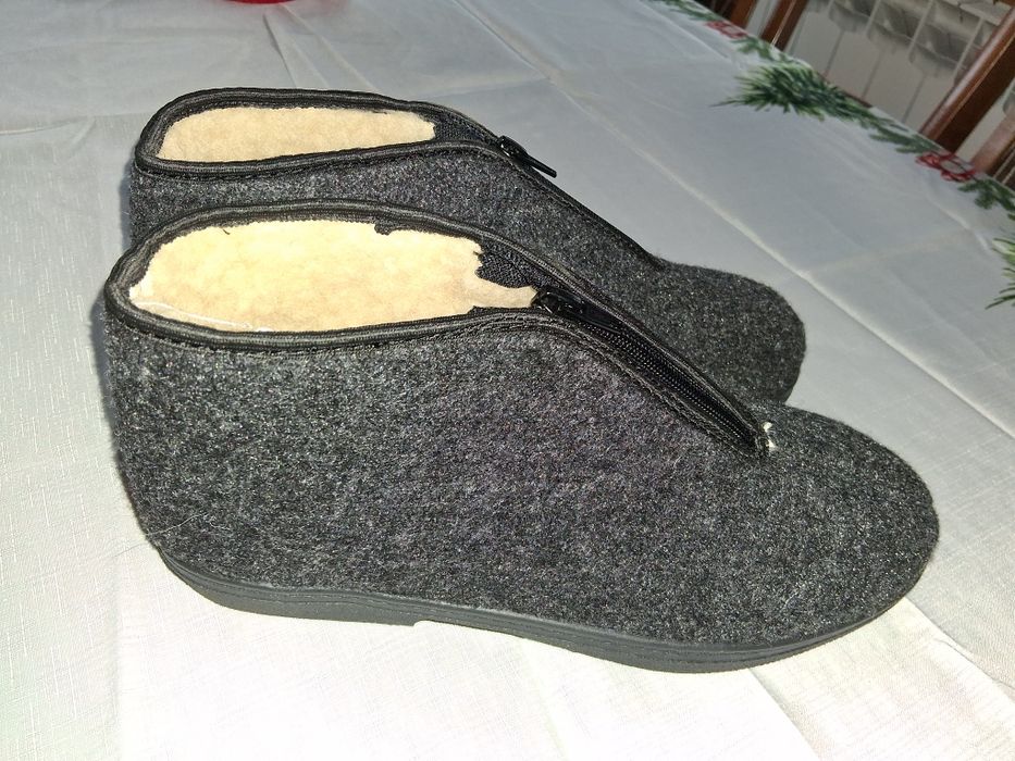 Męskie kapcie rozm 43