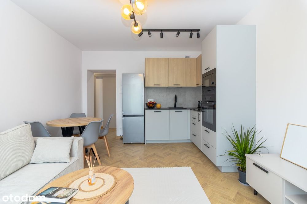 2 pokoje przerobione na 3 pokoje. Po generalnym remoncie. Balkon