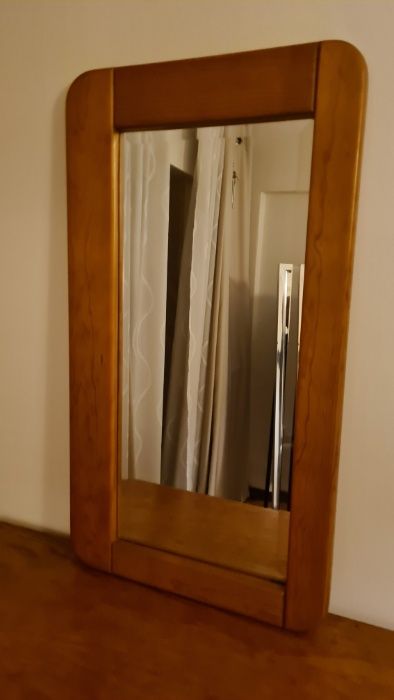 Estilo Cerne - Espelho com estrutura em madeira maciça -cor: pinho mel