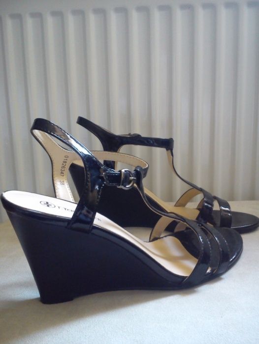 sandały damskie 38 T.Taccardi jak NOWE koturna - 9 cm