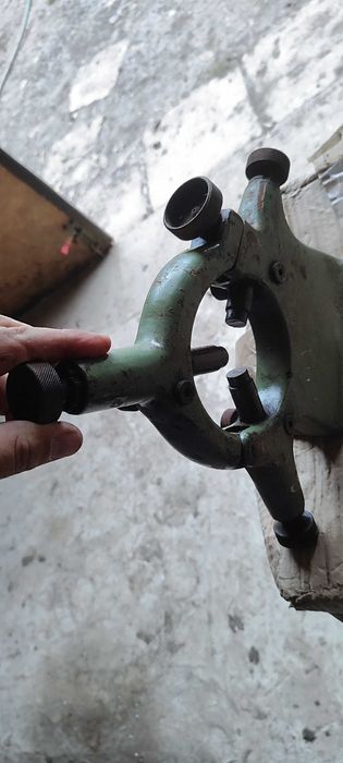 люнет до токарного станку