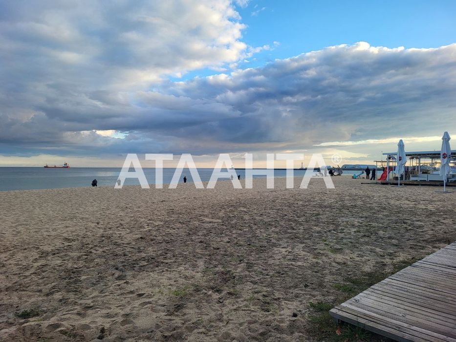 Дом-дача с мезонином возле моря, район Совиньона