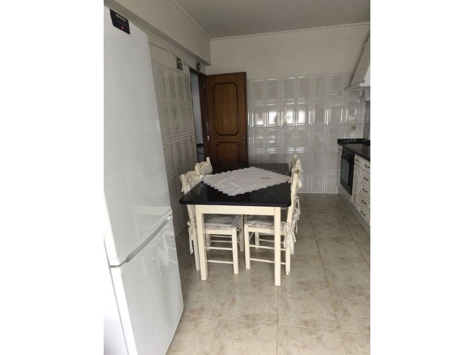 T2 com box para 2 carros e arrecadação no sótão | Casal de São Brás