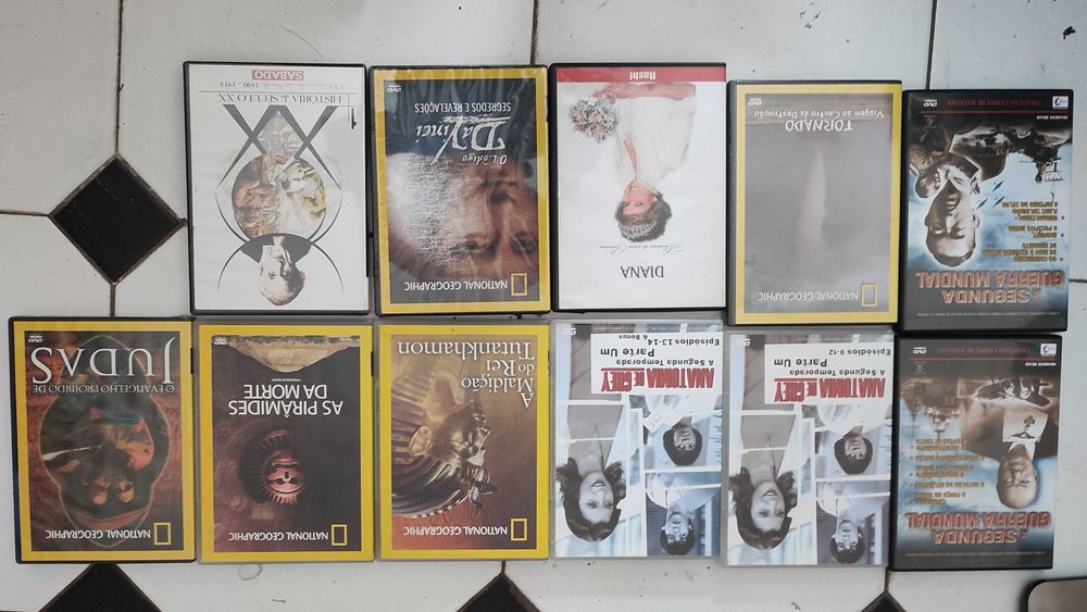 Lote 75 DVDs Filmes e Séries