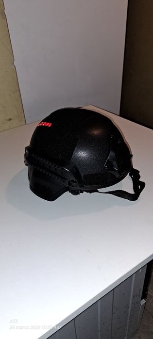 Kask rowerowy, sportowy.