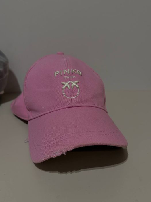 Продам кепки женские