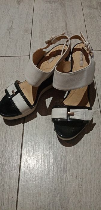 Piękne buty skórzane GEOX r. 37