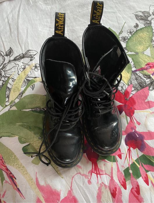 Buty dr Martens lakierowane