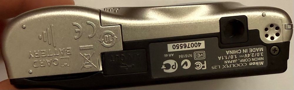 Máquina fotográfica digital Nikon Coolpix L25- como nova