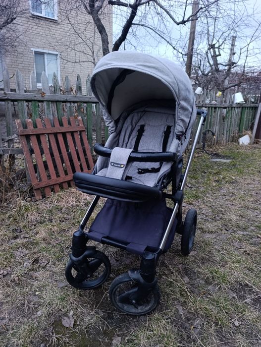 Продам коляску  Invictus V-Plus 2в1
