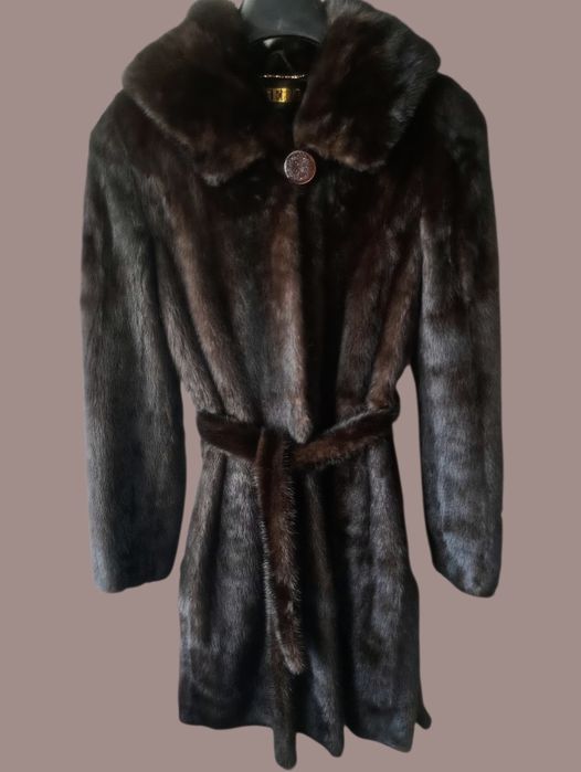 Длина 100см. Норковая шуба с капюшоном. Натуральная шуба