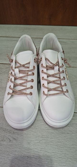 Buty damskie GUESS rozmiar 37 nowe