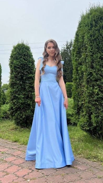 Продаю випускну сукню