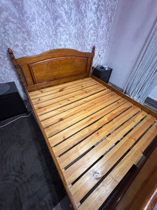 Ліжко двоспальне 160см х 190см без матраца