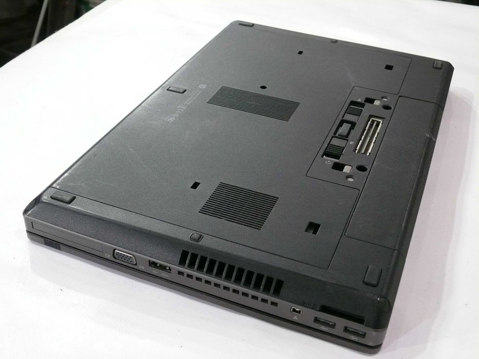 HP 6560,SSD 240 GB/8 G RAM/ mat. 1600x900, Core i3