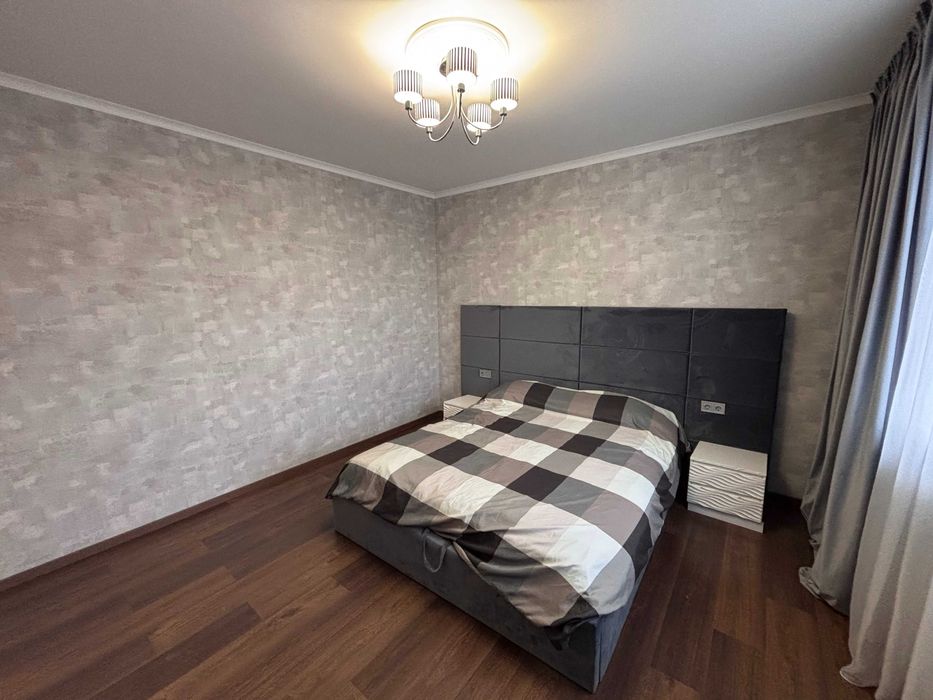 Сучасний двоповерховий будинок з ремонтом на 5 сотках