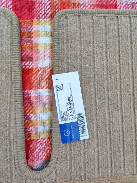 Oryginalne dywaniki Mercedes W221 krótki