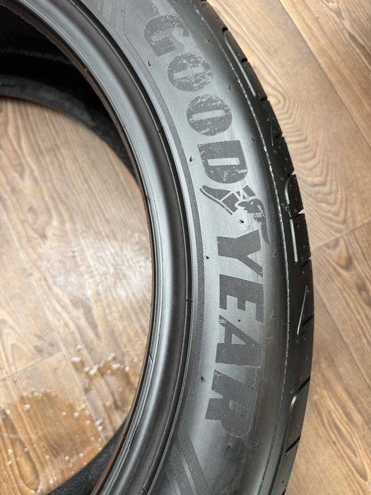 Шини Goodyear 285/40/R21 - 265/45/R21