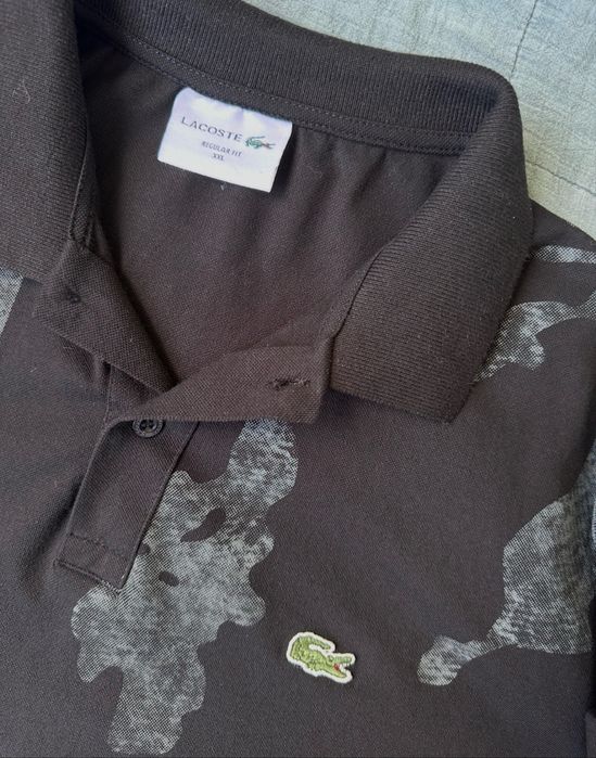 Чоловіча футболка поло Lacoste  чорна з шарічним прінтом regular fit розмір xxl