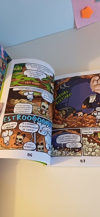 Livros Infantil COELHO VS MACACO