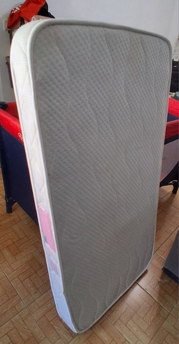Cama de viagem com colchão