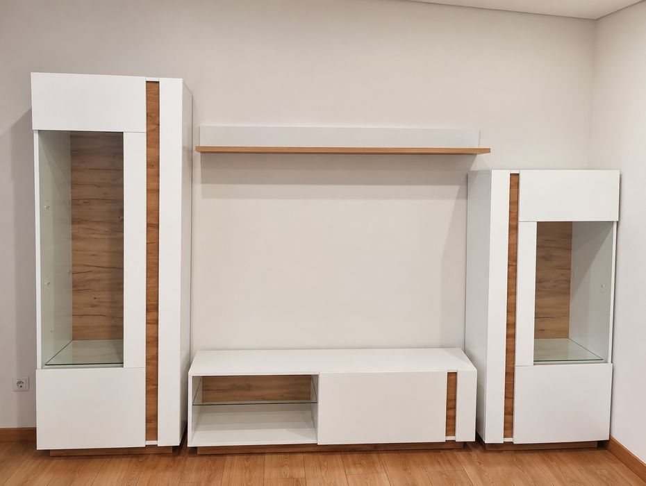 Móvel de Sala Completo ARCO (Feira dos Sofás) – Branco e Carvalho