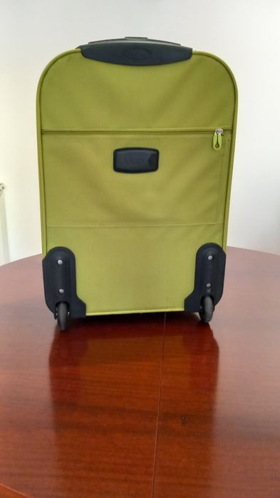 Mala de viagem verde