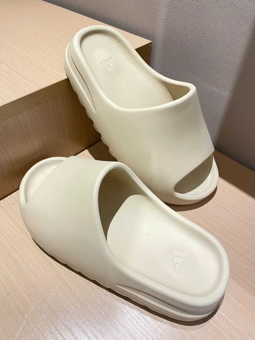 adidas Yeezy Slide Bone   R. 44,5