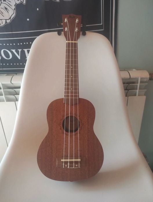 ukulele flight z akcesoriami