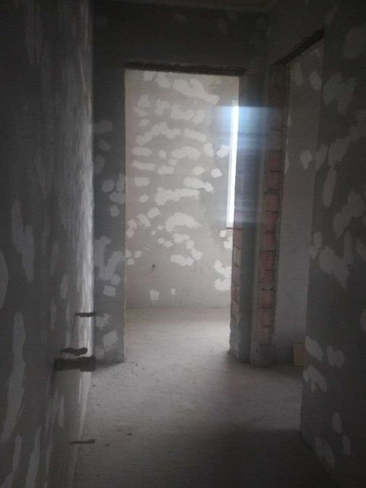 Продається двоповерховий житловий будинок