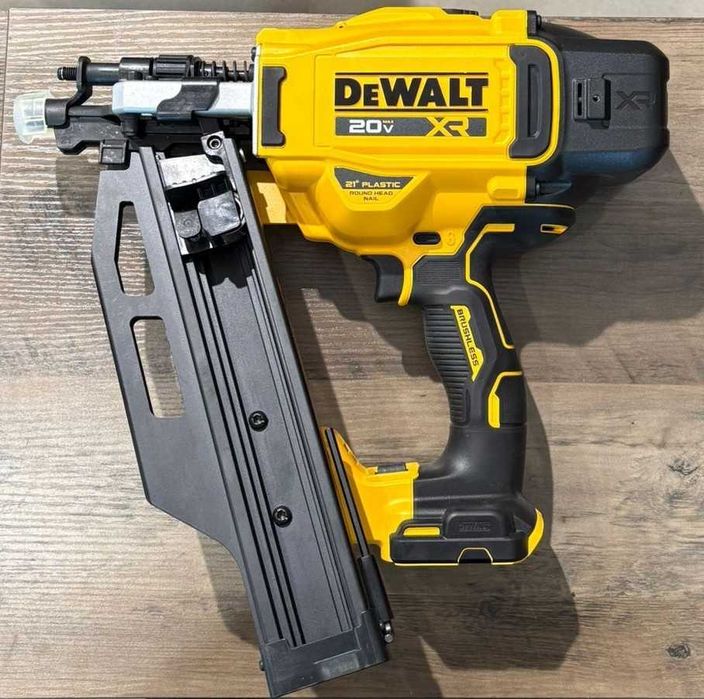 Gwoździarka DeWalt 21° DCN920B 20V OUTLET!