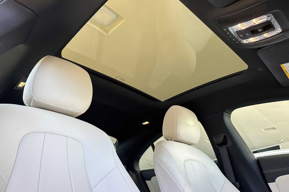 Mercedes-Benz CLA 250      2022
