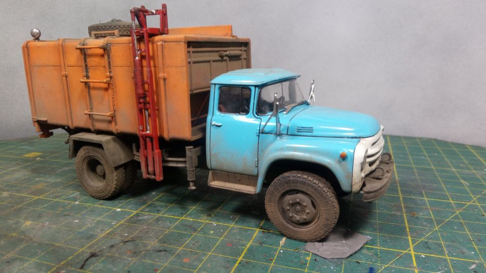 Модель мусоровоза на базе ЗИЛ-130 , масштаб 1:43