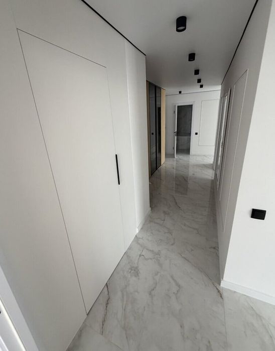 Продаж 3к квартири 100 кв. м на просп. Бандери Степана