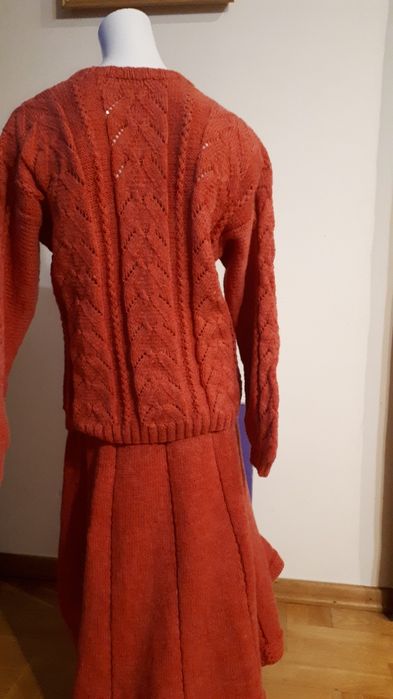Czerwony Komplet sweter spódnica z wełny rozmiar M/L