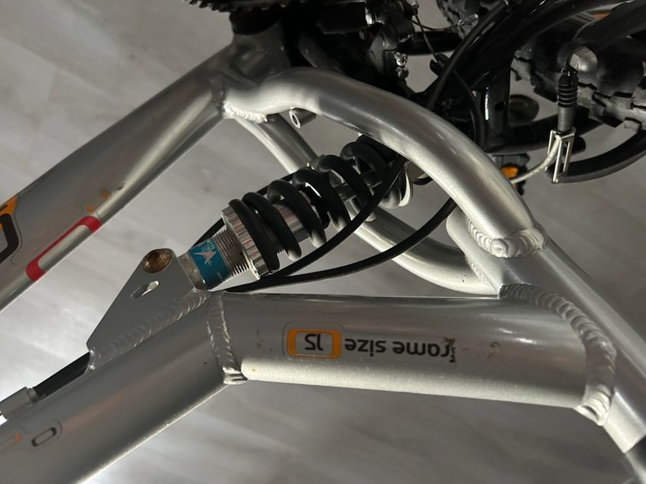 Rower Młodzieżowym srebrny